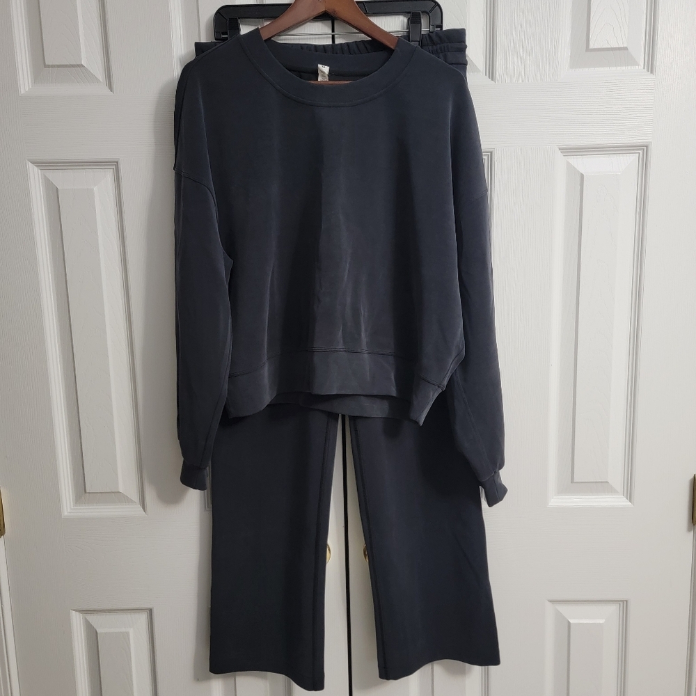 lululemon athletica Charcoal Black Crewneck Sweatshirt and Wide-Leg Pants Set